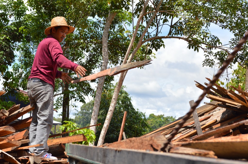 Shipping lumber from the mill